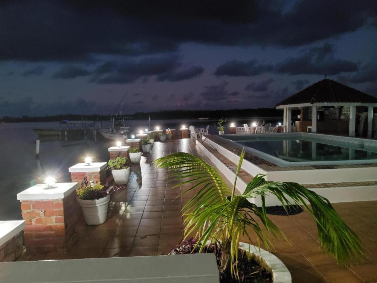 Fisherman'S Inn Hotel Florence Hall Dış mekan fotoğraf