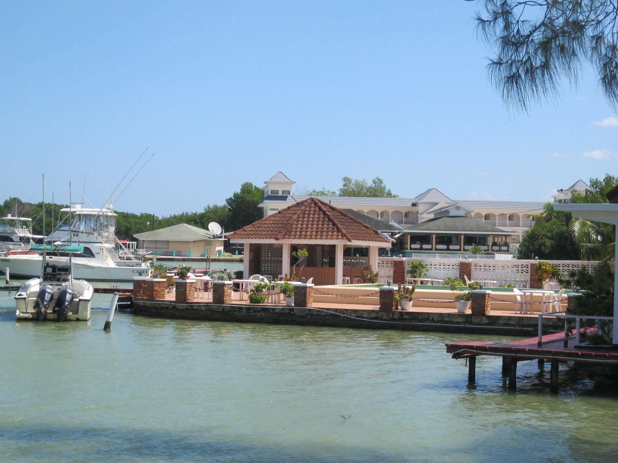 Fisherman'S Inn Hotel Florence Hall Dış mekan fotoğraf